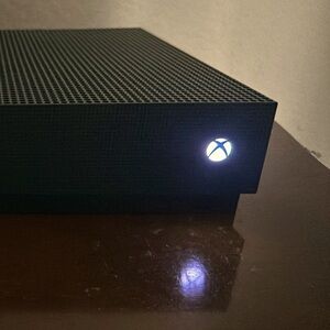 Xbox one + 12 games total (3 extra games) + 3 controllers + gaming headset